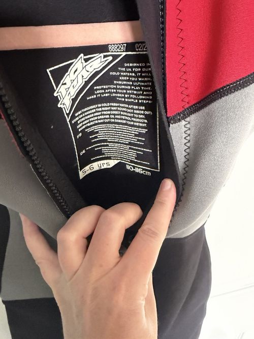 No Fear Children’s Shortie Wetsuit 5-6 yrs Back Zip Black/Grey/Red — image 2