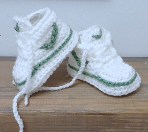 NEW BABY CROCHET SHOES TRAINERS SNEAKERS BOOTIES WHITE GREEN HANDMADE  shoes  — image 3