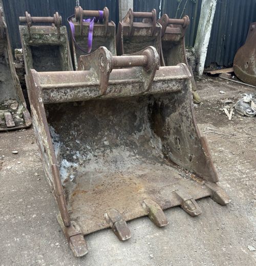 13tn Excavator Digging Bucket Attachment - Tooth Bucket for Excavator. 63mm pins