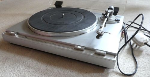 Vintage JVC L-A21 Auto-Return Turntable working — image 2