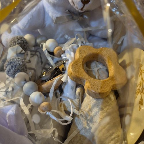 Newborn Baby Gift Basket Hamper Cotton Blanket Socks Wooden Teether Soft Toy — image 5