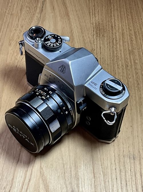  Pentax Spotmatic SP SLR Camera Super Takumar f/1.4 50mm Lens Asahi Pentax — image 1