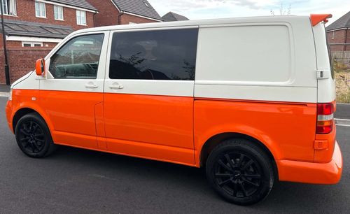 Volkswagen Camper Van — image 7