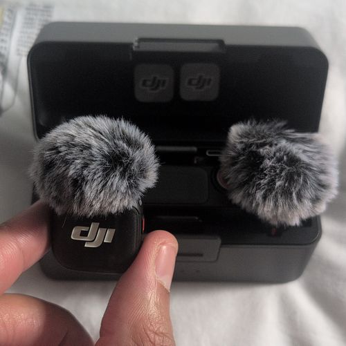 DJI Mic 3 Wireless RX/TX Clip-On Mic Kit w/ Charging Case, USB-C, Black — image 5