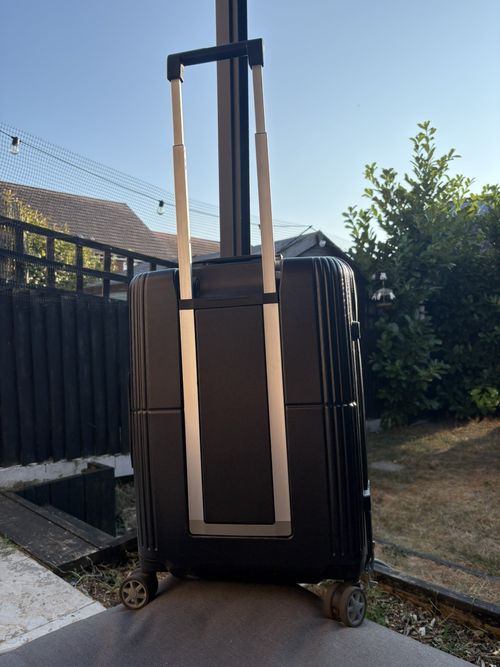Hard Samsonite Roller Spinner Suitcase Black with Built in TSA Lock & 4 wheels — image 2