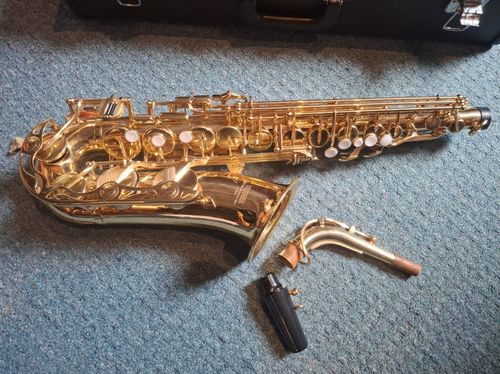 Yamaha Saxophone YAS25 with Hard Case Straps Reeds Etc Etc — image 6