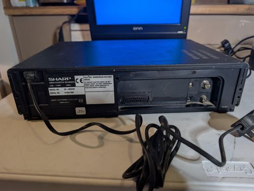 Sharp VC-M20 Video Cassette Recorder VHS player with original sharp remote — image 11
