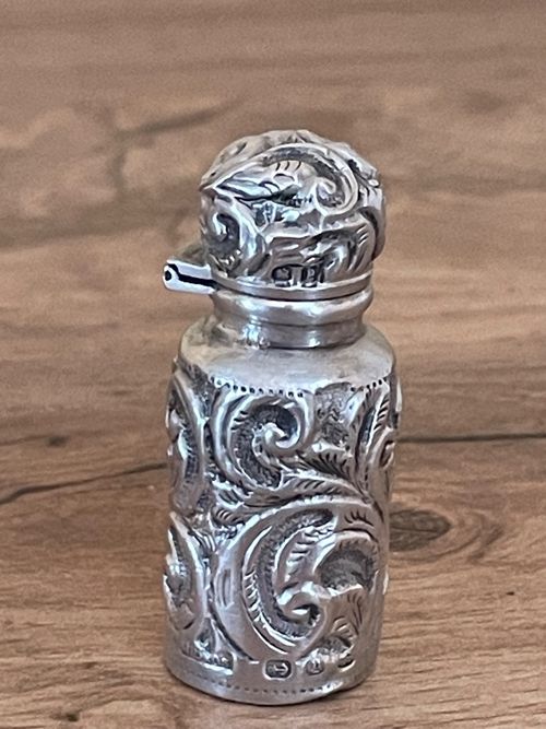 Antique Victorian Solid Silver Miniature Perfume Scent Bottle Birm 1898 — image 3
