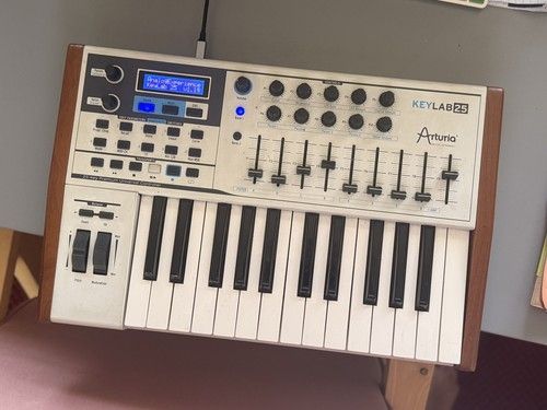 Arturia Keylab 25 Midi keyboard