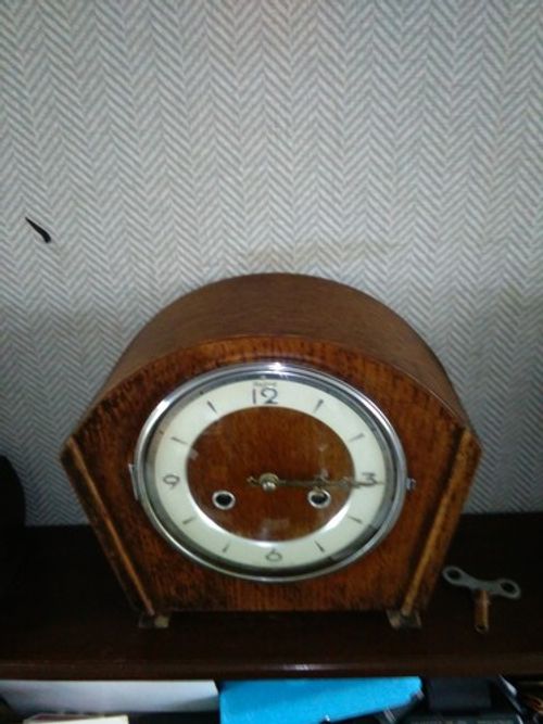 VINTAGE PERIVALE   8 DAY STRIKING MANTLE CLOCK WORKING KEY INSTRUCTIONS V G C
