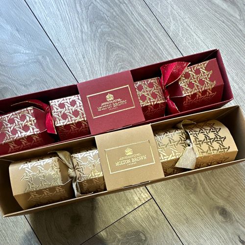 Molton Brown Bath & Shower Gel Gift Set Christmas Crackers each cracker 4x50ml — image 1