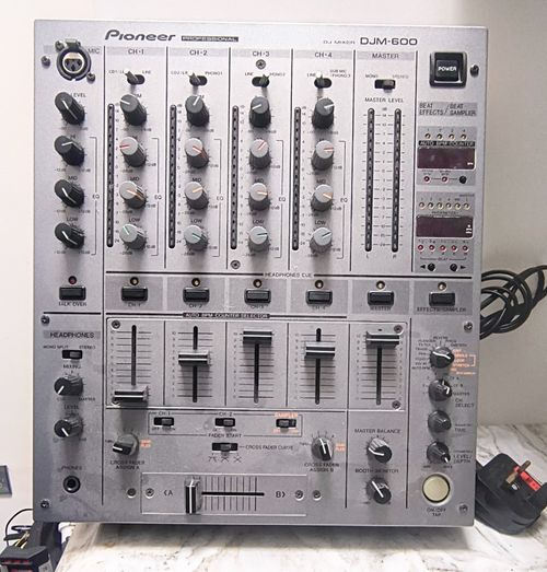 Pioneer DJM-600 4 Channel Mixer — image 2