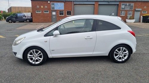 VAUXHALL CORSA 1.4 SXI WHITE 3DR 2009, ,, 12 MONTHS MOT ,,  PARTAIL HISTORY ,,
