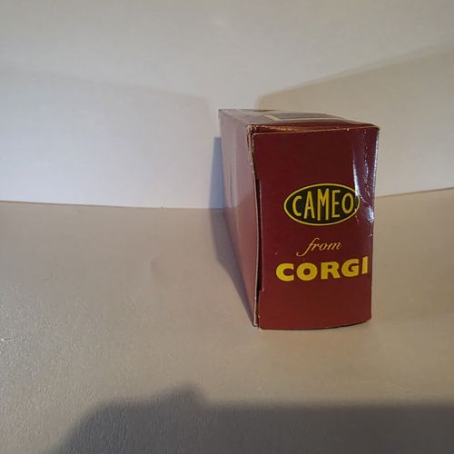 Corgi Cameo Diecast Coach/Bus Model Eastern National Models Boxed (Box Damage) — image 2