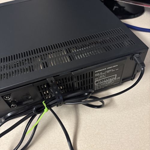 Hitachi M230E Video VCR VHS Player Recorder. Power Tested and working no remote  — image 7
