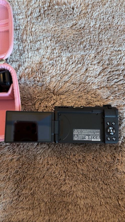 Canon PowerShot V10 Compact Vlogging Camera Black — image 4