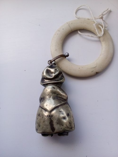 VINTAGE SILVER PLATED E.P.N.S BABY TEETHING RING,RATTLE. — image 5