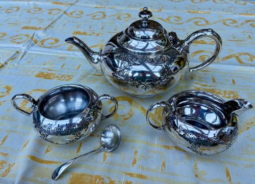 Silver-plated antique teapot set with matching sugar bowl and milk jug — image 1