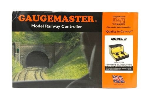 Gaugemaster Model D Dual 2 Twin Track Analogue DC Controller for N / OO