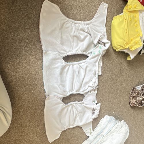 One Size Re-Usable Cloth Nappies Bundle with Snap Fastenings + Inserts/Liners — image 9