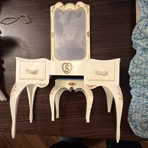 Vintage Sindy Doll Furniture & Car – Pedigree Era — image 4
