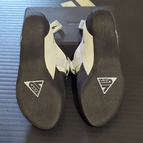 Evolv V6 LV Low Volume Women’s Climbing Shoes UK 7.5 Black/White — image 3