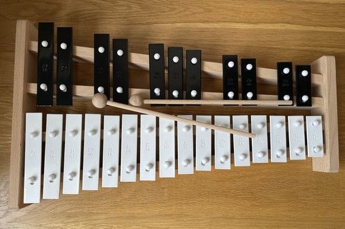 Glokenspiel 27 Note Wooden Frame Xylophone + 2 Wooden Mallets Aluminium Plates