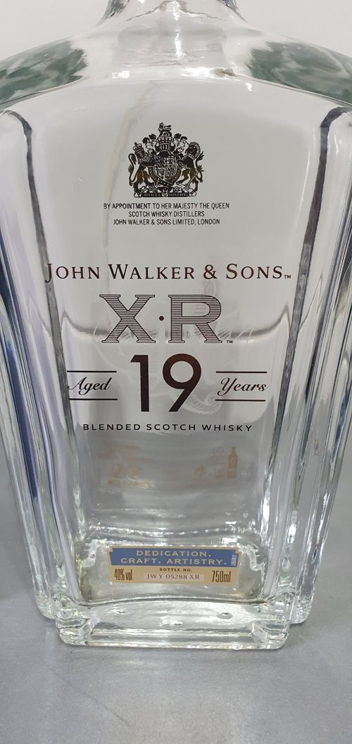 Johnnie Walker Xr19 Bottle and Box Empty Bottle With Seal Intact — image 8