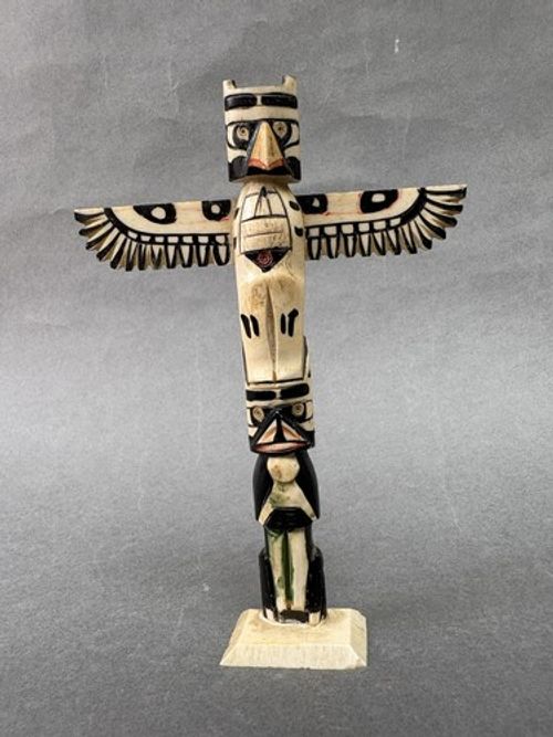 BEAUTIFUL EARLY NATIVE AMERICAN NORTH WEST COAST HAIDA TLINGIT MODEL TOTEM POLE