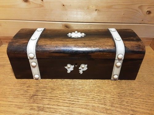 An Antique Victorian Rosewood Blue Silk Lined Decorative Casket Jewellery Box