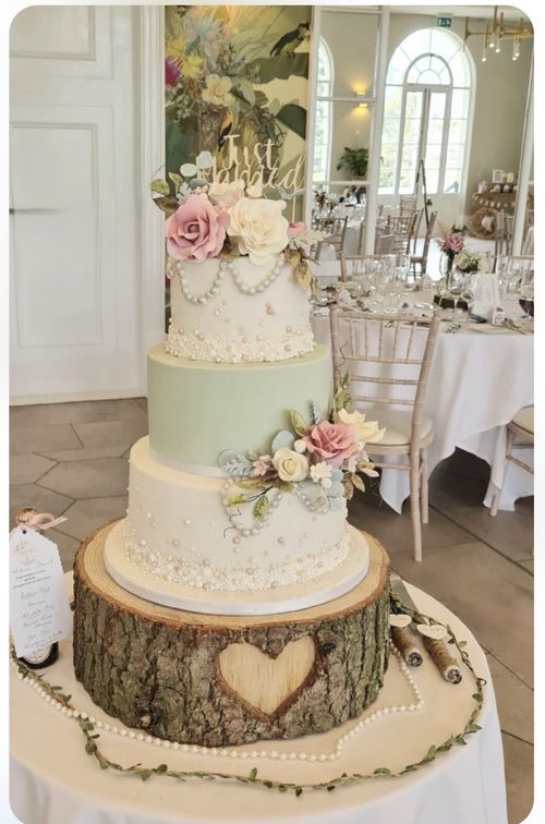 Wooden log cake stand with personalised option, rustic log display cake stand — image 14