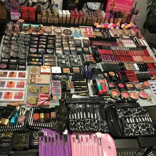 Make up Bundle Make-up Skincare Joblot Christmas Gift Makeup  RRP £100+ 30 Items — image 1