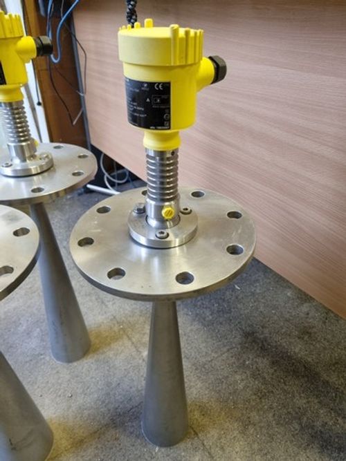 Vega Vegapuls 68 Used - 4-20mA HART.  Solids Radar Level Sensor.