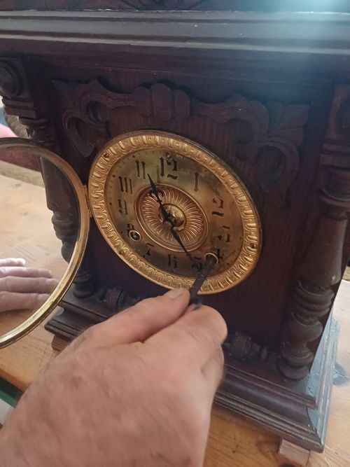 Ansonia Clock Co. Seneca 8-Day Strike Mechanical Wood Mantel Clock w Key Working — image 9