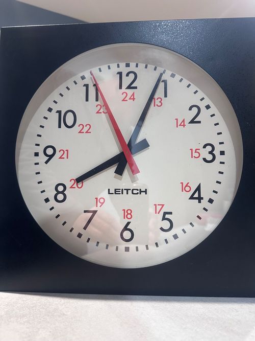 Leitch DAC-502 12” Studio Clock - Fully Working — image 2