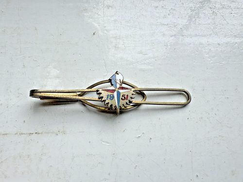 1951 Festival of Britain Symbol Tie Pin made by Star Fest Strattons England. — image 5