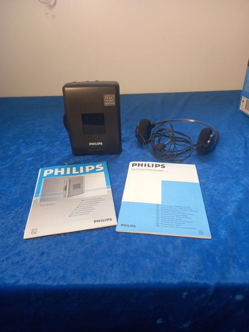 Philips AQ6421 Vintage portable cassette player with Dynamic Bass Boost Working — image 2