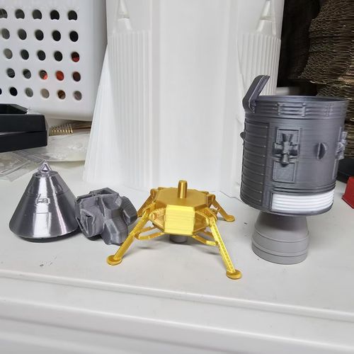 1/144 Lunar Module Command Module Service Module Launch Escape Tower Model Set — image 2