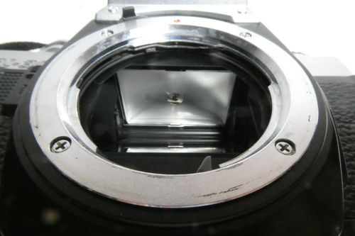 Minolta X-300 Classic Auto Manual SLR Camera & MD Rokkor 50mm f1.7 Minolta Lens — image 11