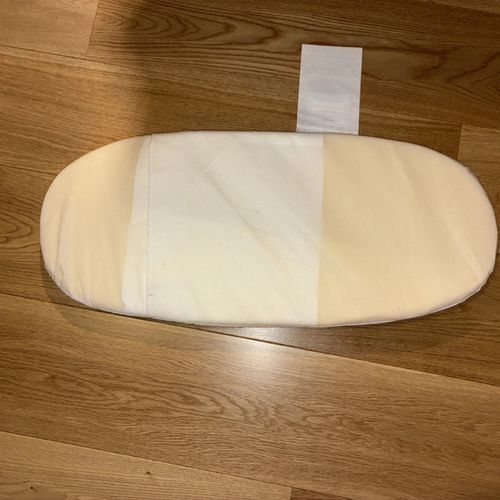 Mamas & Papas Moses Basket and Stand Used In Very Good Condition. — image 10