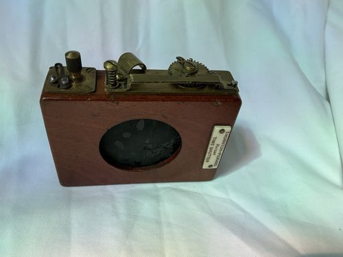 Thornton-Pickard Patent Time Shutter Mahogany And Brass — image 3
