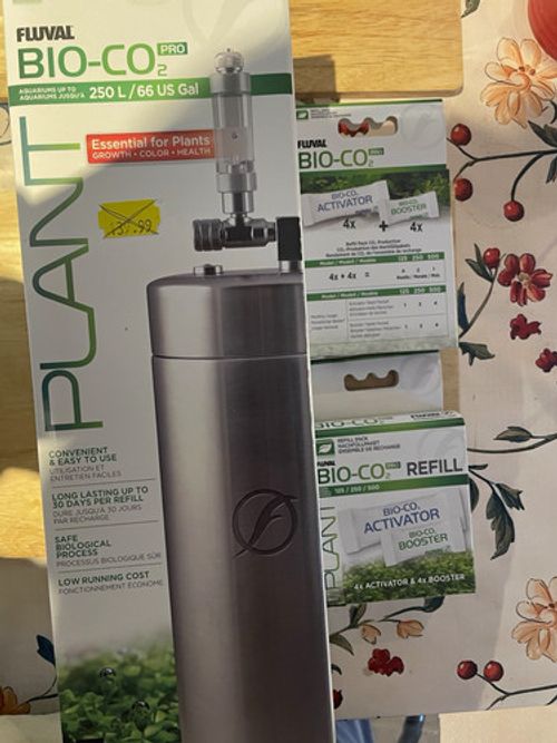 Fluval Bio-CO2 Pro Complete CO2 System 250L/66 US Gal with 2 box Refill Packs