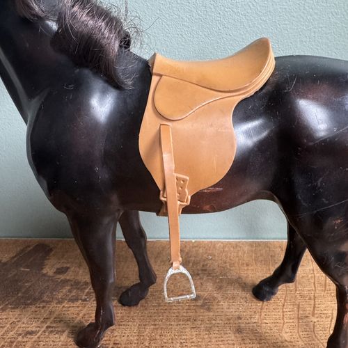 Vintage 1970s Pedigree Sindy Dark Brown Chestnut Horse with Saddle & Bridle  — image 4