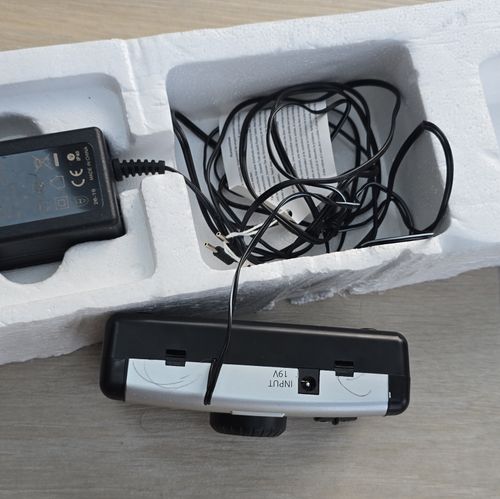 Hornby Select R8250 OO Analogue Speed Controller 19V PSU Direction Control — image 3