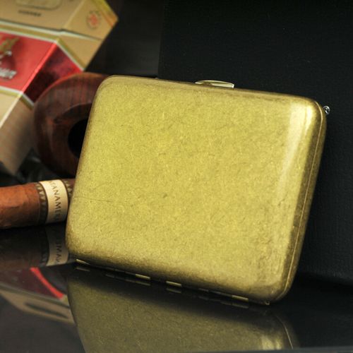 Collecteable Vintage Solid Brass Smoking Can hold 16 Cigarettes Case Holder — image 6