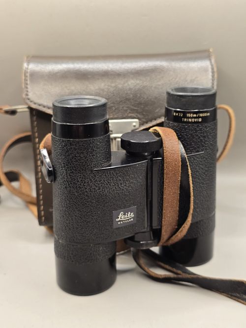 Leitz Wetzlar Fernglas TRINOVID 8x32 150 m /1000 m Binoculars + Case. — image 1