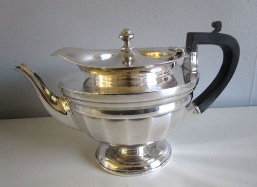 Quality Silver Plated Teapot Roberts & Belk Sheffield 1912