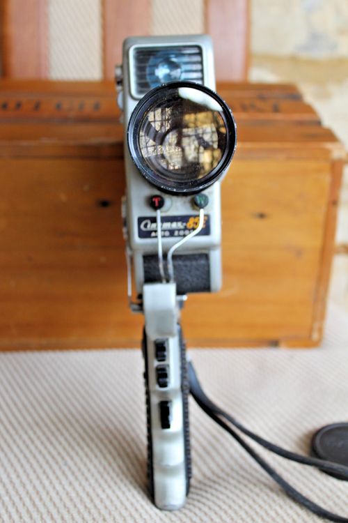 Cinemax 85E Auto Zoom Vintage Movie Camera  untested but motor runs — image 2