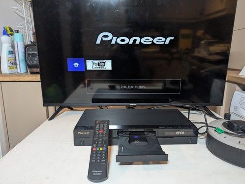 Pioneer BDP-333 Blu-ray DVD Disc Player with original remote tested and working
