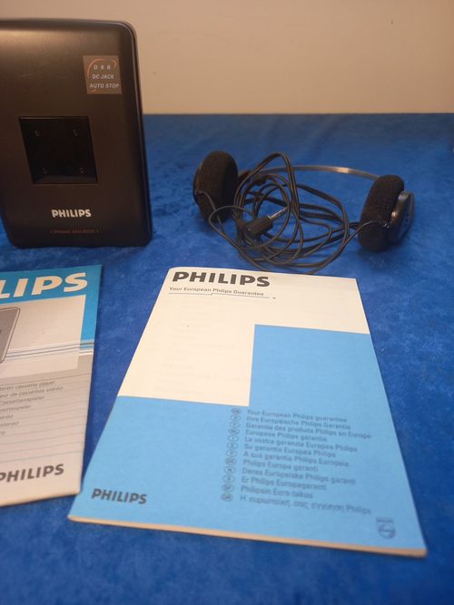 Philips AQ6421 Vintage portable cassette player with Dynamic Bass Boost Working — image 4